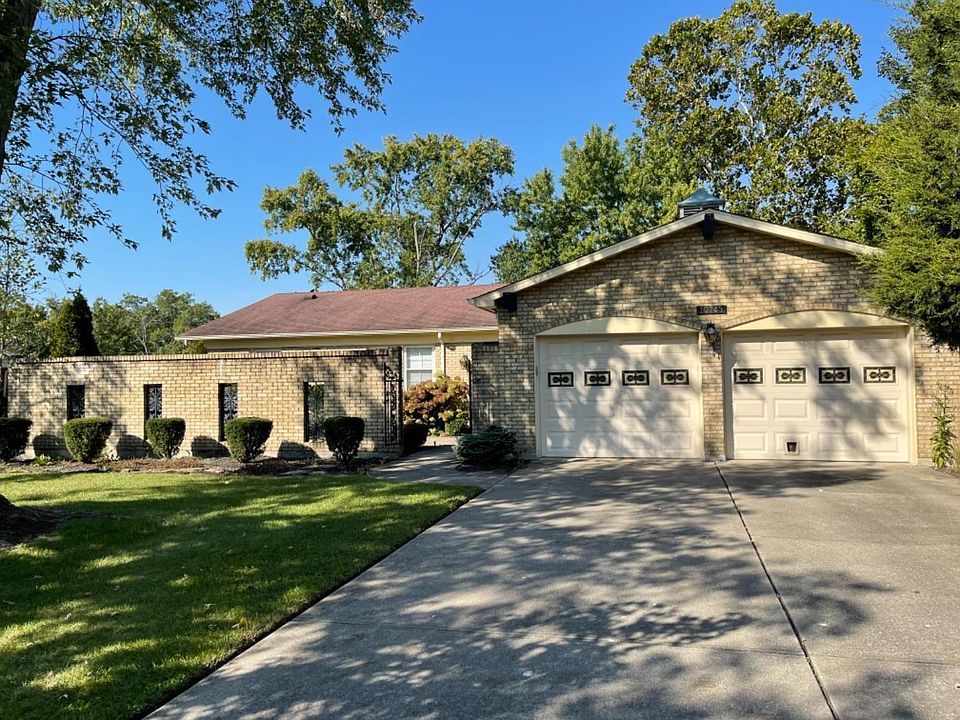 1st image of 10743 Silverbrook Dr