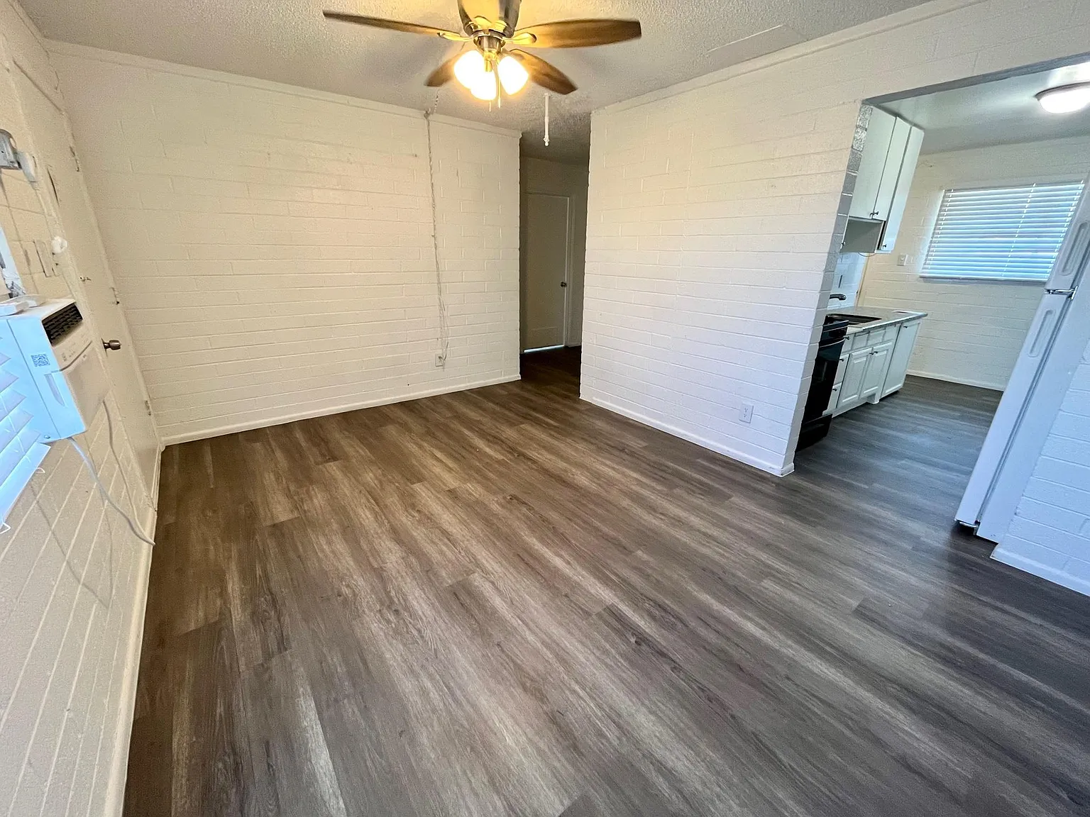 2 bed, 715 sqft, $1,045 — Photo 2