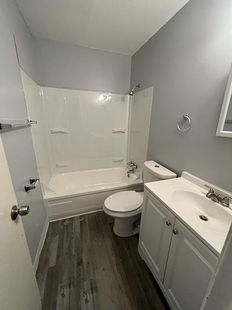 1st image of 3303 Wood Ave