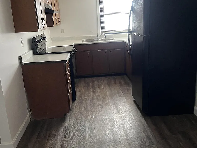 301 W North St #1 — Photo 1