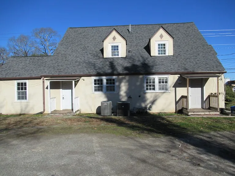 1404 Maple St — Photo 9