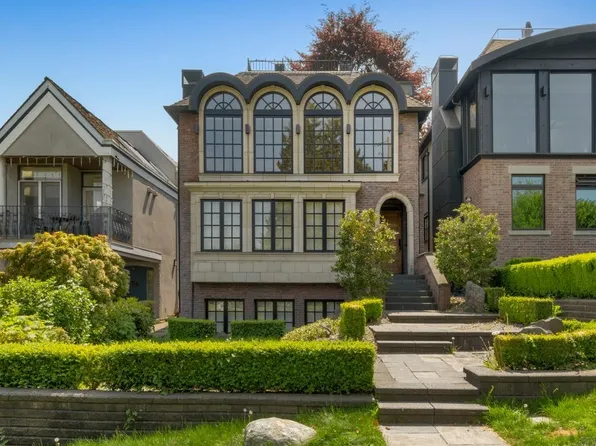 4588 W 2nd Ave, Vancouver, BC V6R 1K9