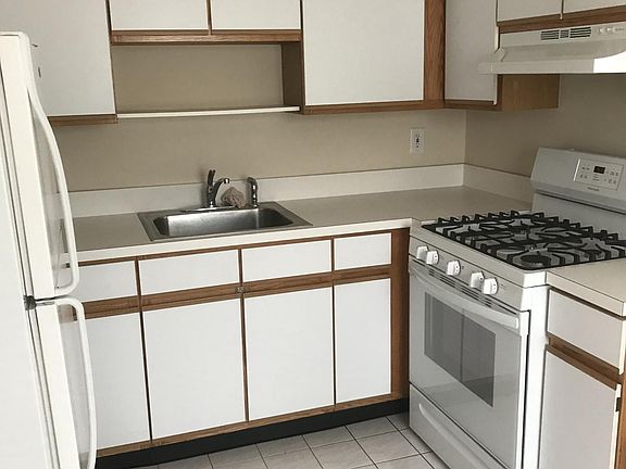 4th image of 264 Alverson Ave