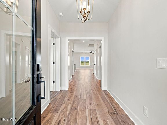 5th image of 3502 Alberta Way