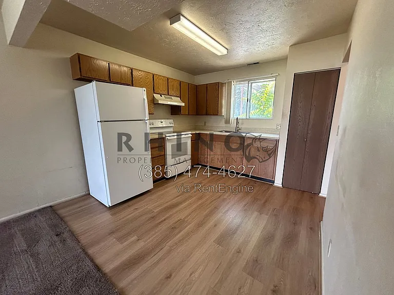 463 N 1465 W — Photo 1