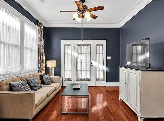 4th image of 2027 Franklin Ave