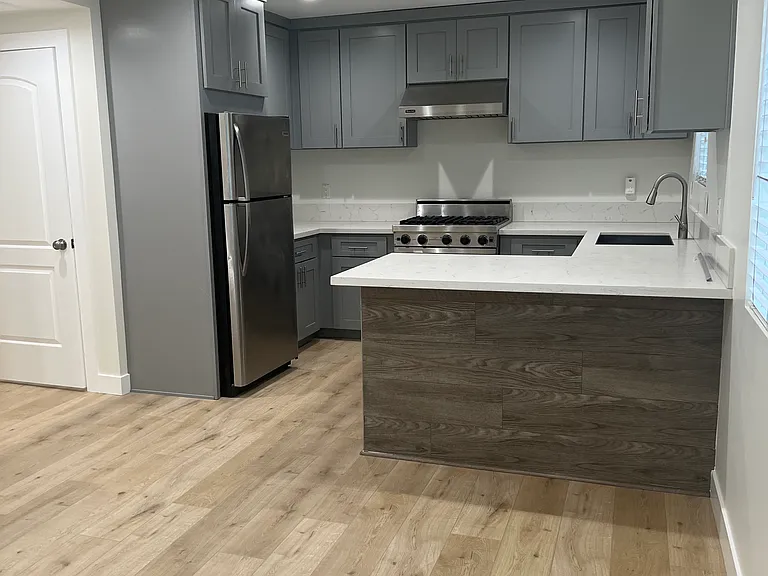 17527 Tribune St — Photo 1