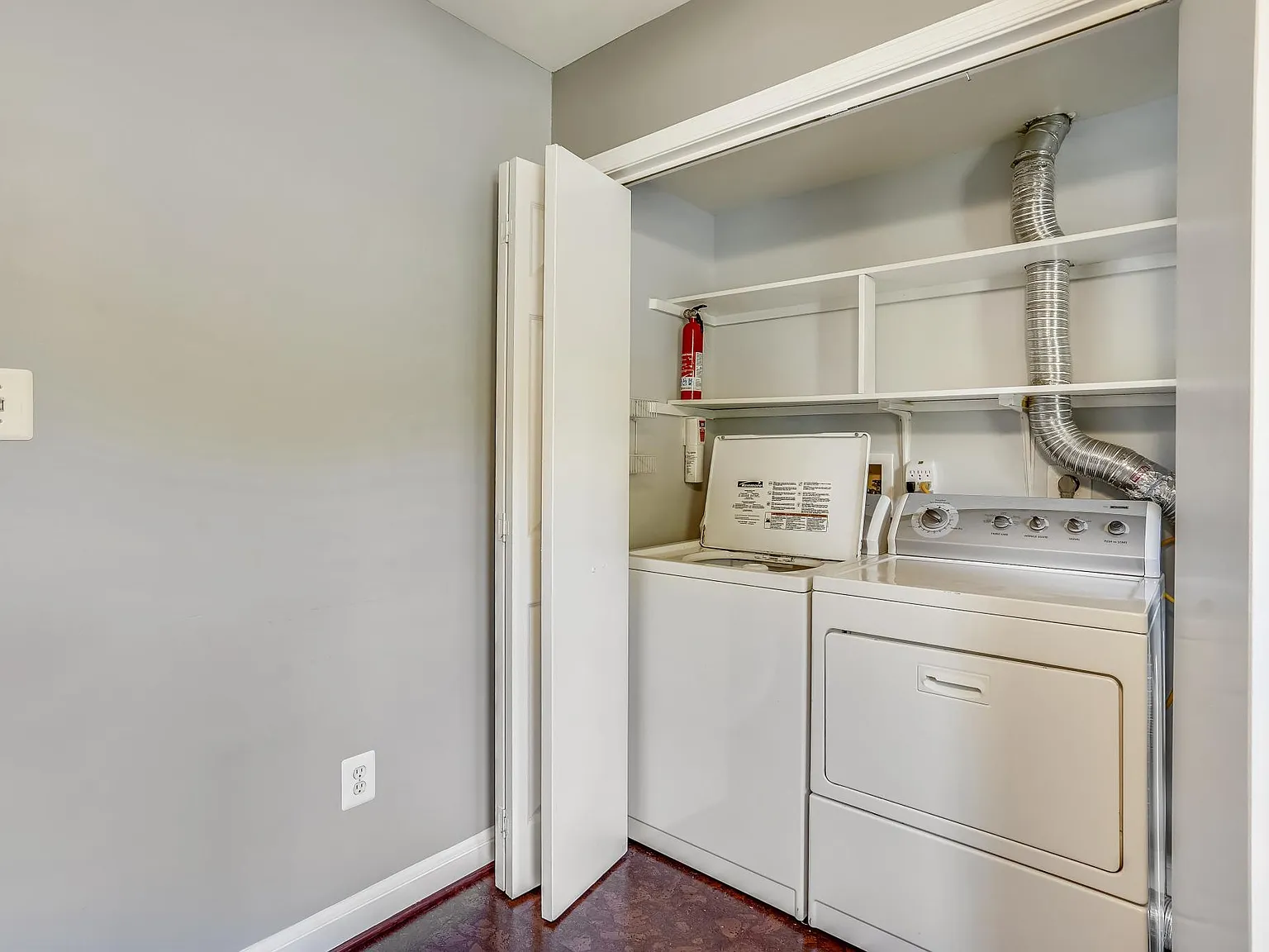 3 bed, 2640 sqft, $3,850 — Photo 3