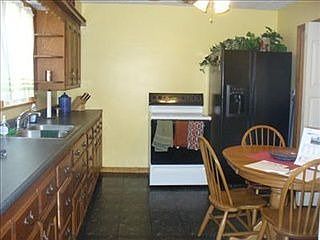 5th image of 240 Omalee Dr