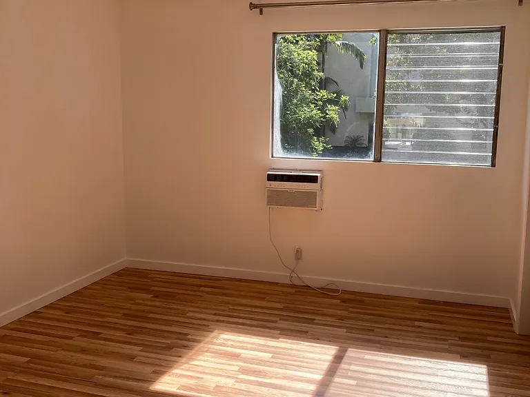 1234 N Laurel Ave — Photo 15