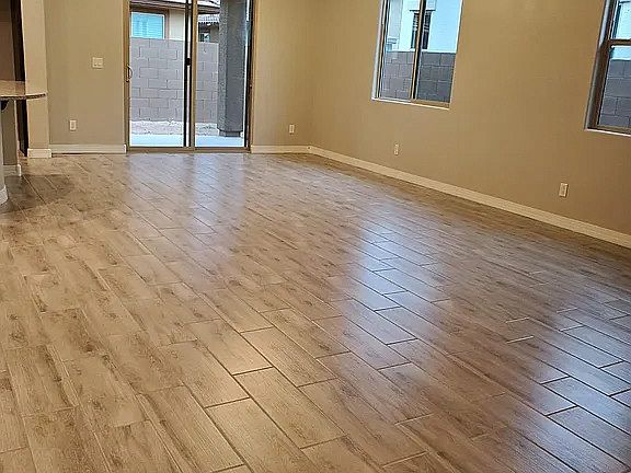 4th image of 471 E Angel Dr