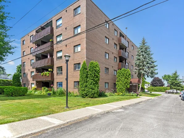 95 Windsor Dr #502, Brockville, ON K6V 3H7