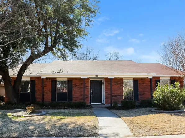 2105 Burrows Trl, Grand Prairie, TX 75052
