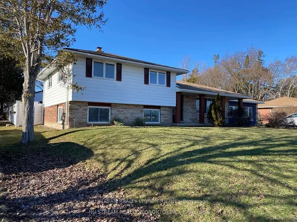 552 Big Bay Point Rd, Barrie, ON L4N 3Z5