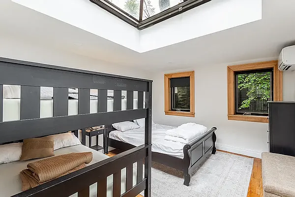 Rented by Bond New York | media 6