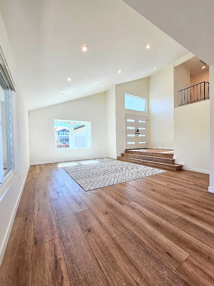 4 bed, 2048 sqft, $6,280 — Photo 2