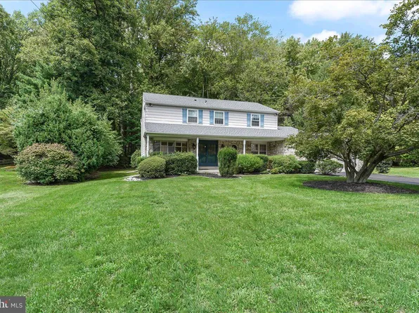 3217 Burn Brae Dr, Dresher, PA 19025