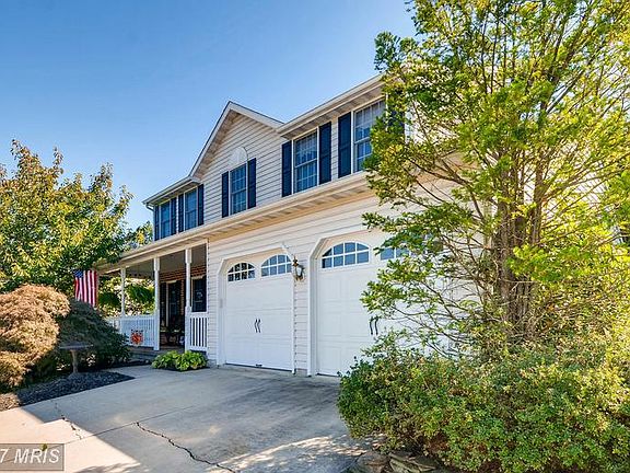 2nd image of 2210 Kempton Park Cir