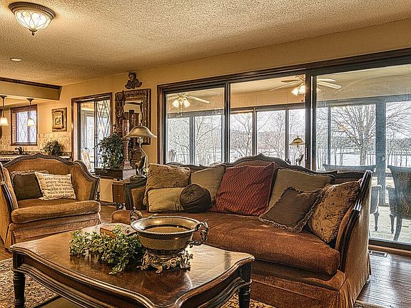4th image of 229 Hunt Club Cir