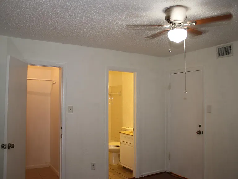 109 Delores St #K — Photo 9