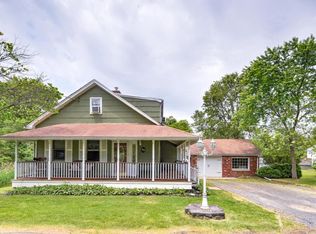 37 7th St, Flagtown, NJ 08821