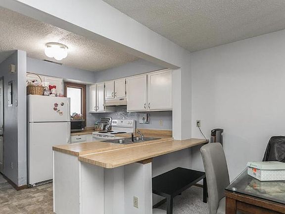 2nd image of 740 Westwinds Dr #4
