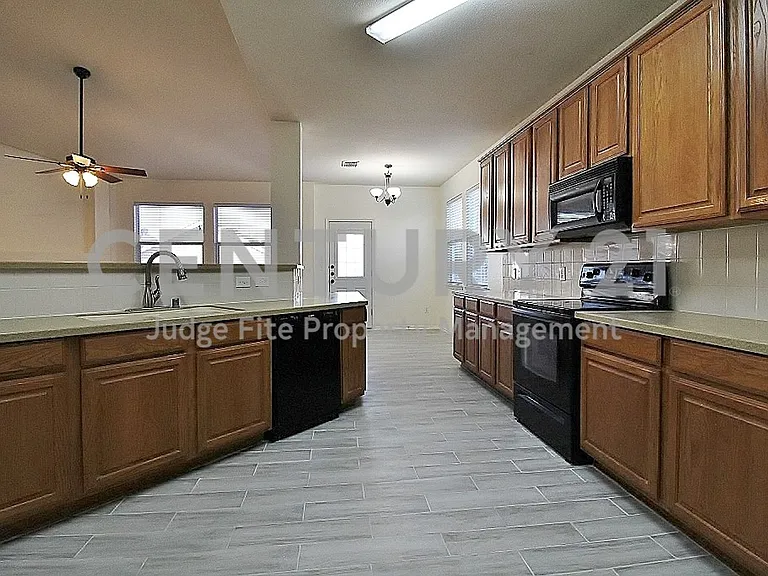 10125 Sourwood Dr — Photo 6