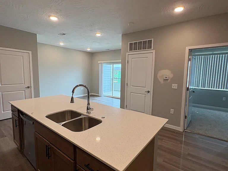 600 Salem Ave SE #1 — Photo 3