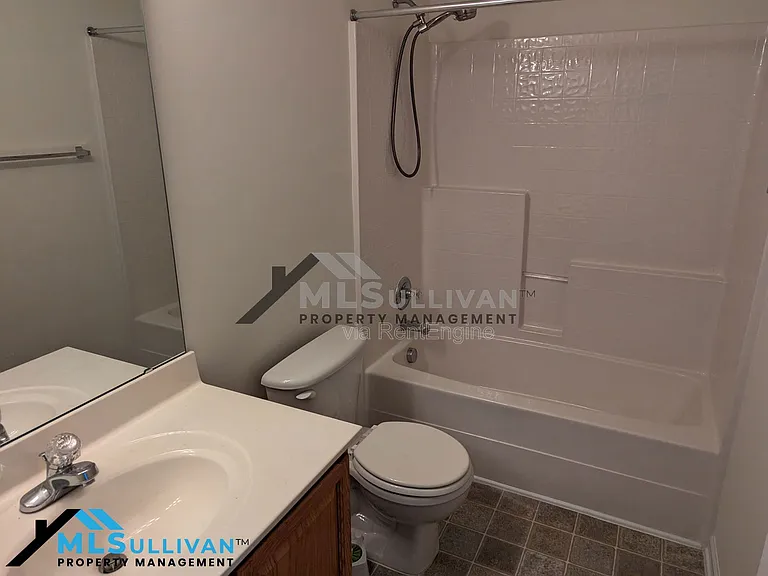 1327 Fairmont St — Photo 11