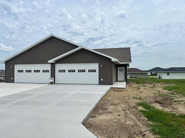2016 Maple St