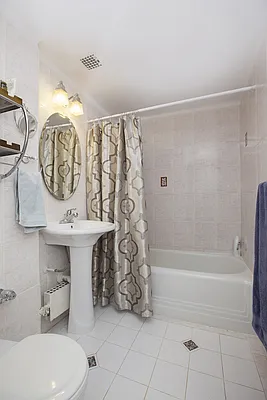 Rented by Evans Real Estate | media 6