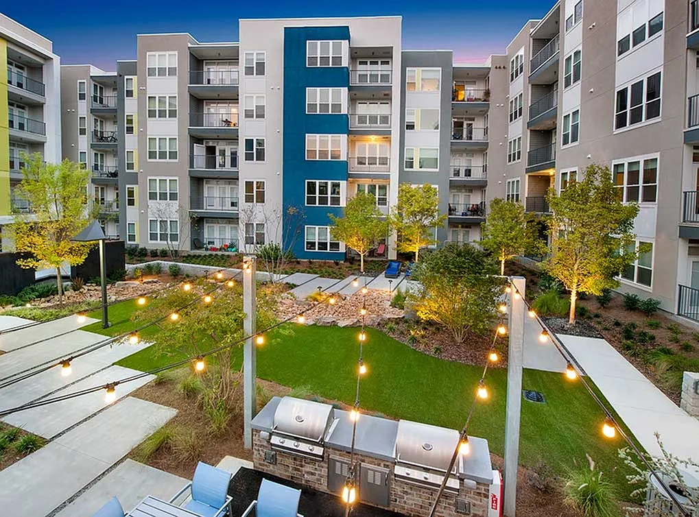 AMLI Piedmont Heights — Photo 3