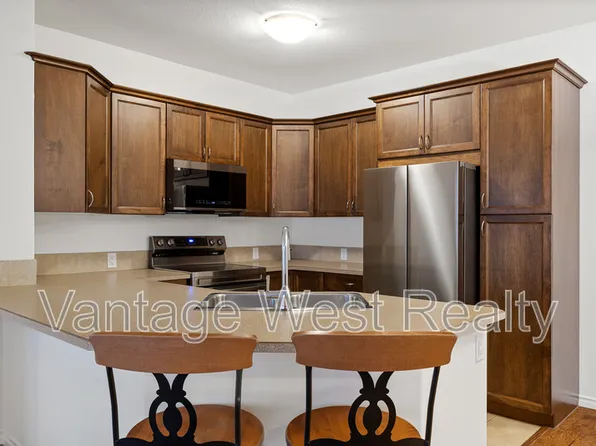 1007 Harvey Ave Unit 104, Kelowna, BC V1Y 6E4