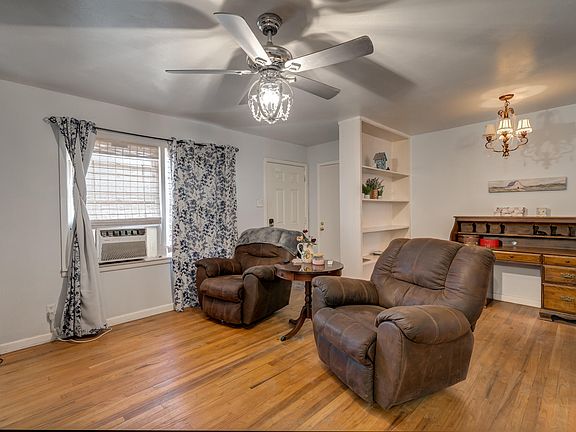 3rd image of 1920 47th St