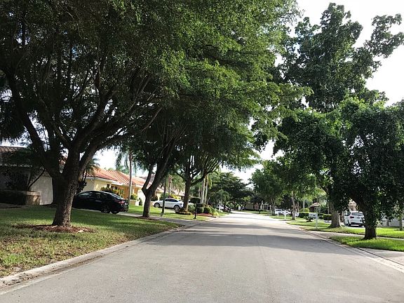 4th image of 5485 NW 60th Dr