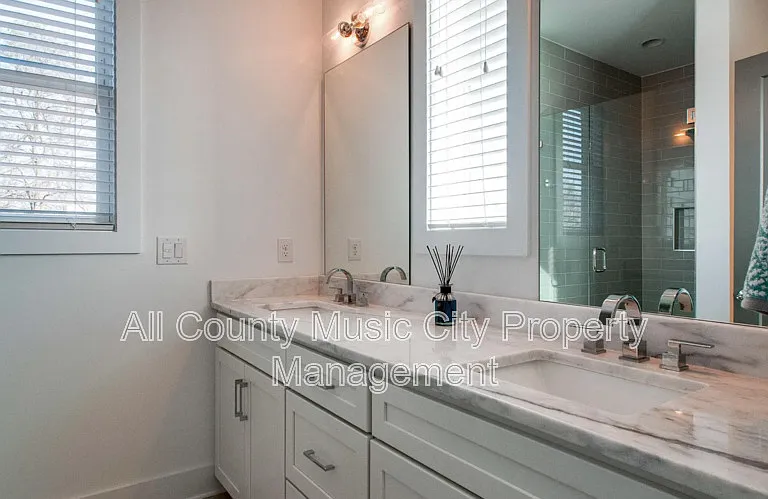 3009 Delaware Ave — Photo 12