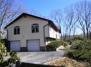 1 Mountain View Dr, Northport, NY 11768