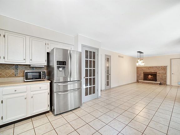 5th image of 903 Beechwood Dr