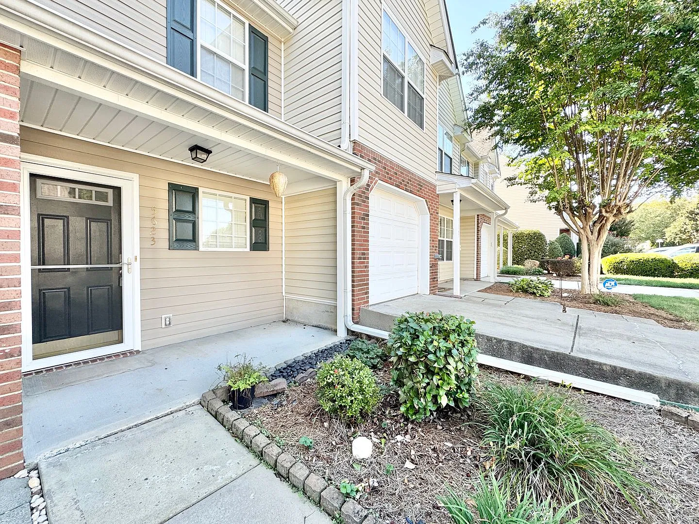 2 Bedroom Townhome in McAlister's Place! — Photo 1