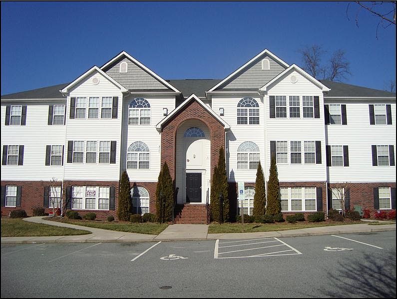 1st image of 4325 Cedarcroft Ct APT 1A