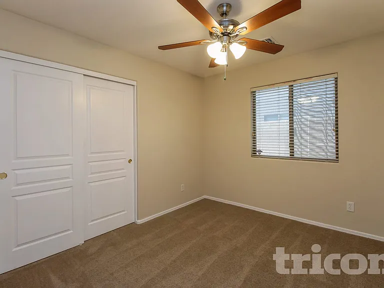 11791 W Belmont Dr — Photo 8