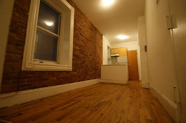 Rented by Michael Sloane Realty Company | media 4