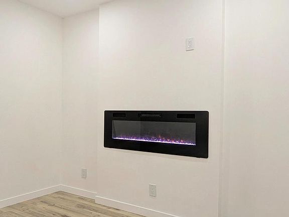 3rd image of 320 Townsend St