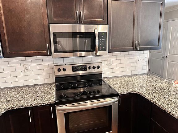 3rd image of 113 Cages Rd APT 2