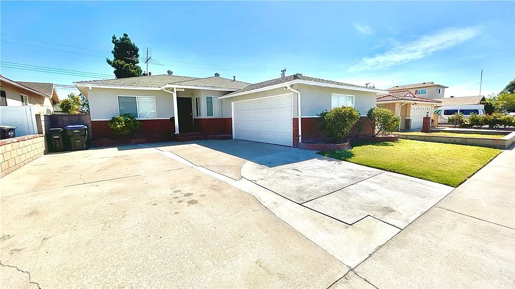 4 bed, 1424 sqft, $4,500 — Photo 1