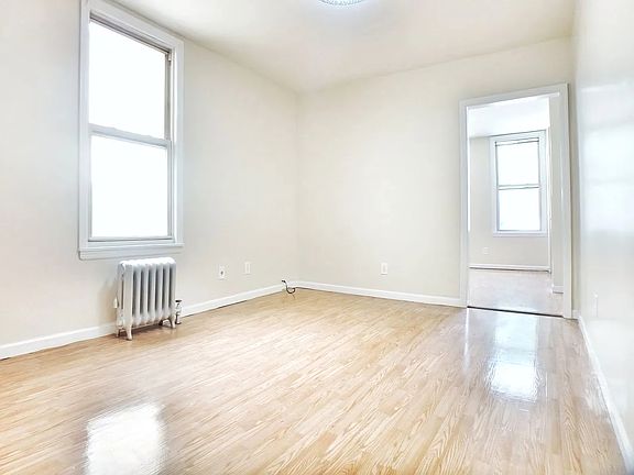 2nd image of 2272 28th St Floor 2