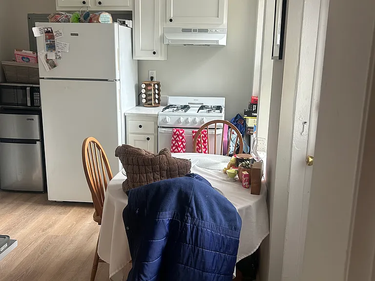 224 Hanover St #11 — Photo 9