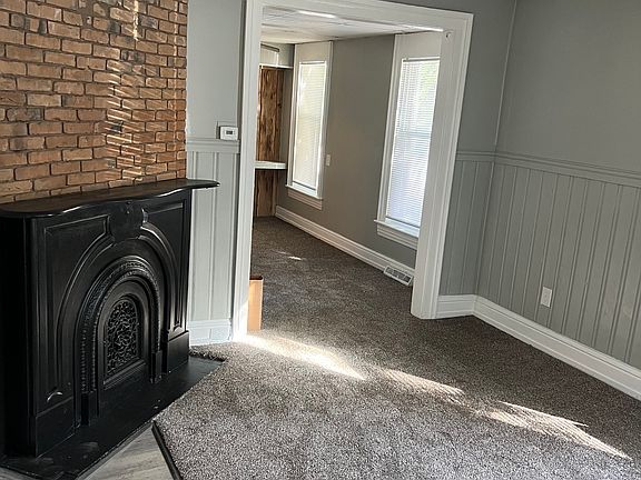 4th image of 224 W 20th St #1