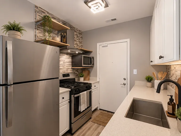 4423 N Lawndale Ave #1A — Photo 7