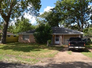 102 Draper St, Columbus, TX 78934
